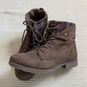 Rock & Candy lace up boots with plaid accent